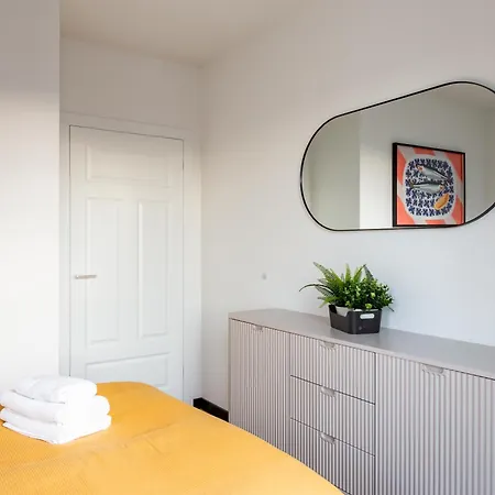 Marina Superior By Bookinghost