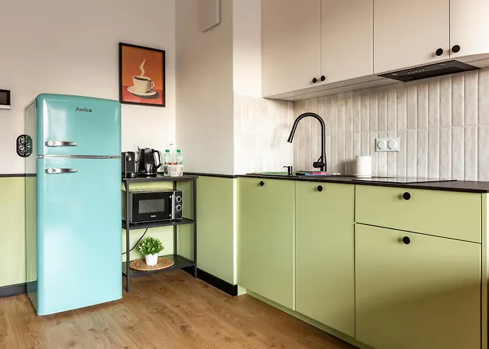 Marina Superior By Bookinghost