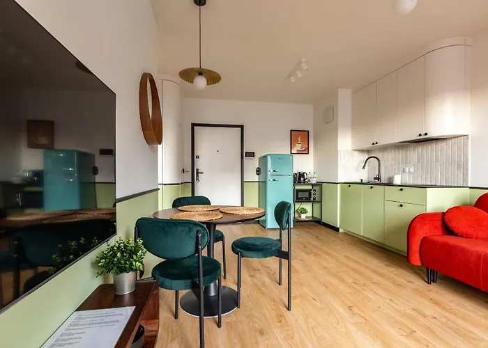 Marina Superior By Bookinghost